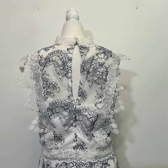 Adelyn Rae White & Navy Embroidered Lace Fit & Flare Dress Size M - Picture 4 of 9
